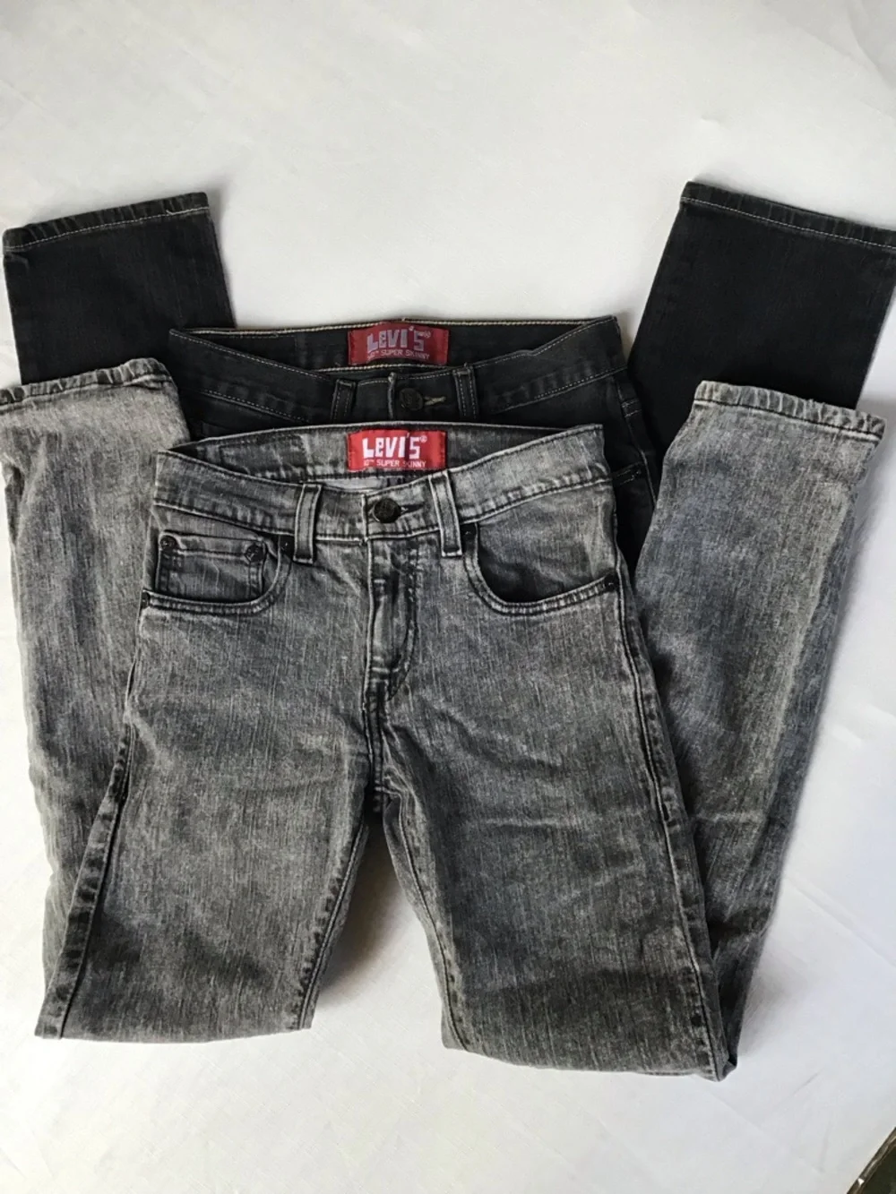 Levi's boy’s Bundle of 2 Black and Gray Acid Wash Jeans Pair Size 12 -26X26